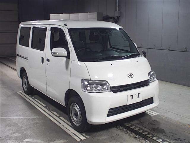 2396 Toyota Town ace van S403M 2022 г. (JU Gifu)